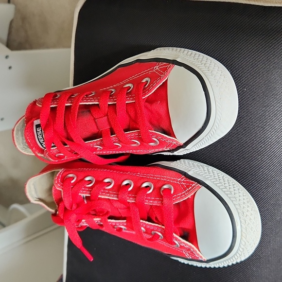 converse shoes - Picture 2 of 8